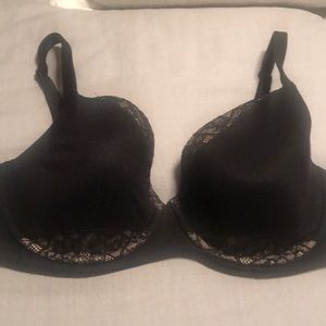 VS black/tan underwire bra.  34DDD.   Good used condition.  Smoke free home.